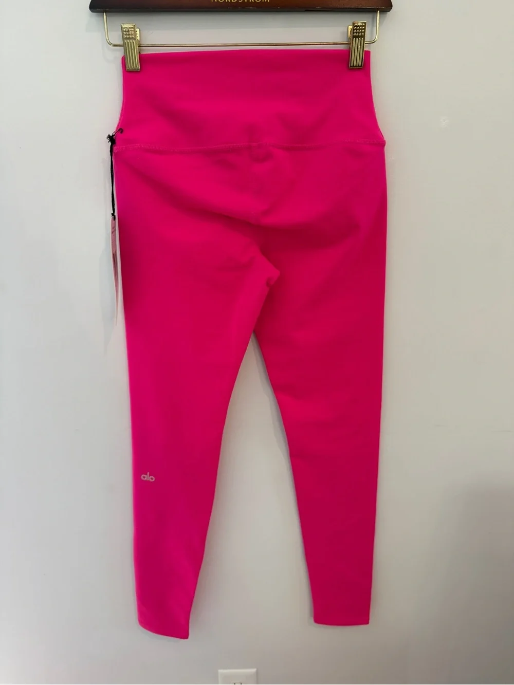 Alo Hot Pink Leggings Size Small NWT
